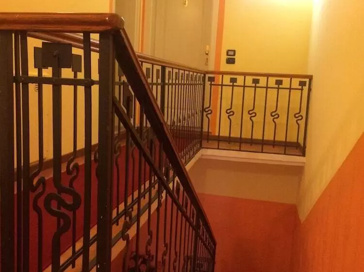 Hotelli Albergo Ristorante Castello