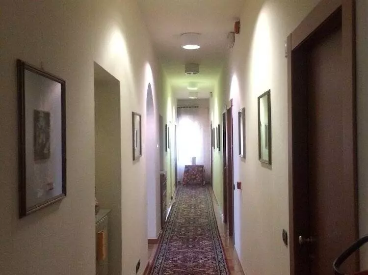Hotelli Albergo Ristorante Castello