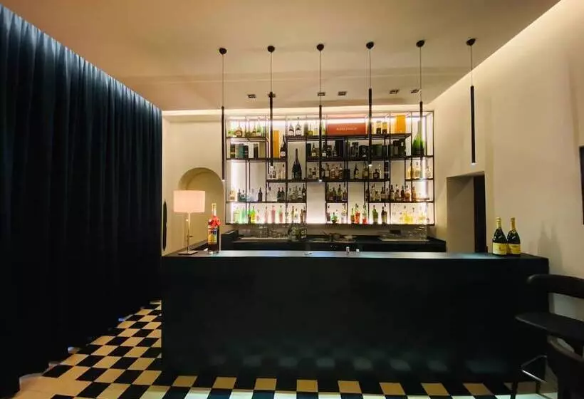 Hotelli Albergo Ristorante Castello