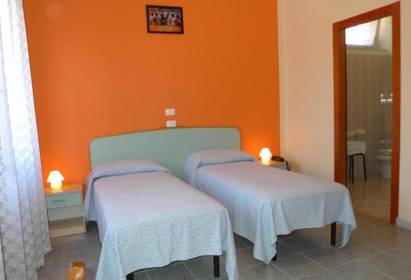 ホテル Albergo Simonati