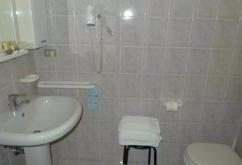 ホテル Albergo Simonati