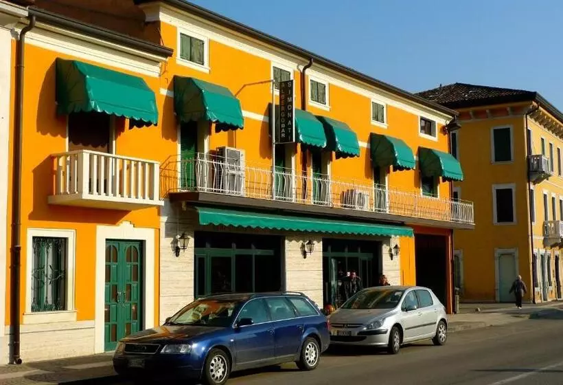 ホテル Albergo Simonati
