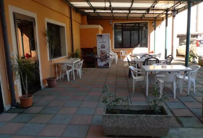 ホテル Albergo Simonati