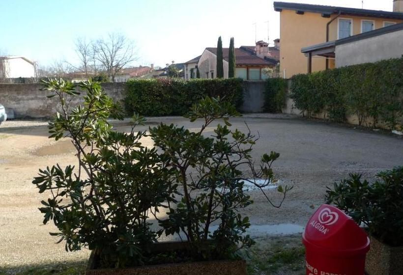 ホテル Albergo Simonati