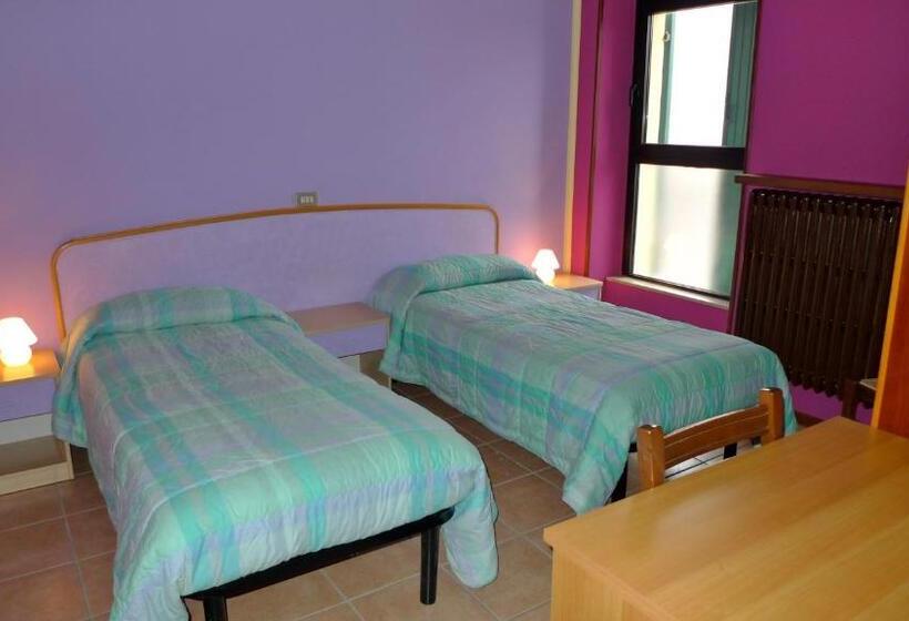 ホテル Albergo Simonati