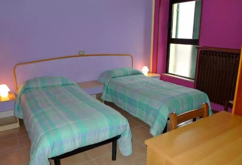 ホテル Albergo Simonati