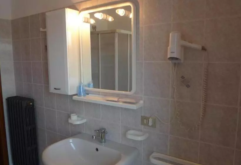 ホテル Albergo Simonati