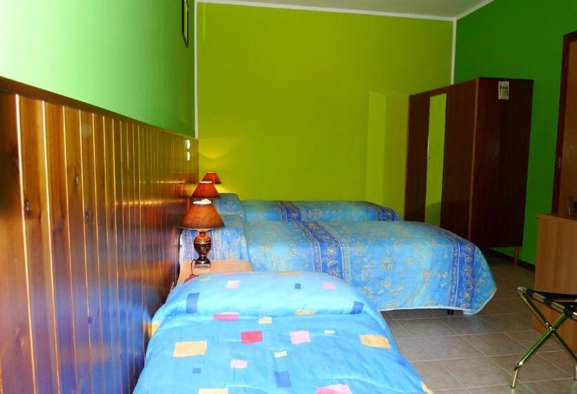 ホテル Albergo Simonati