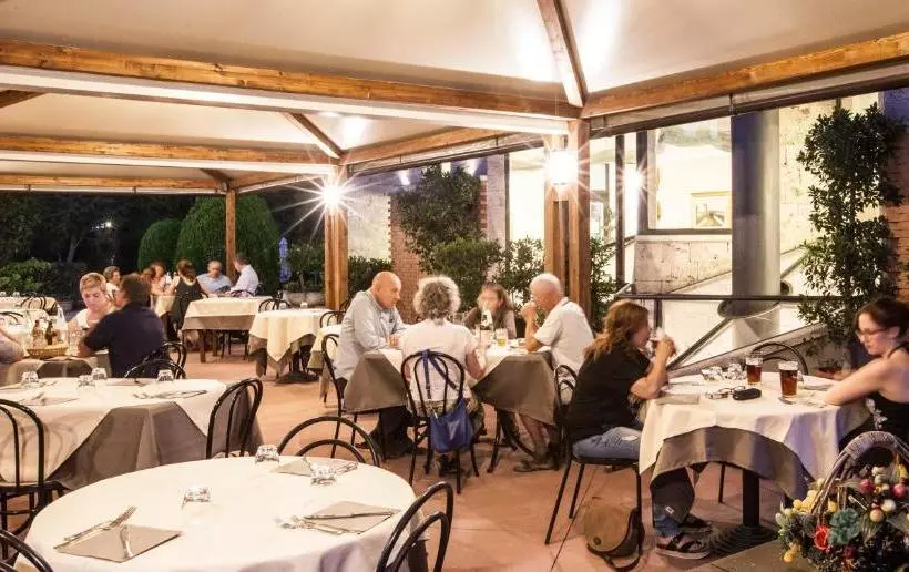 Hotelli Albergo Vecchio Forno
