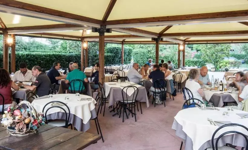 Hotelli Albergo Vecchio Forno