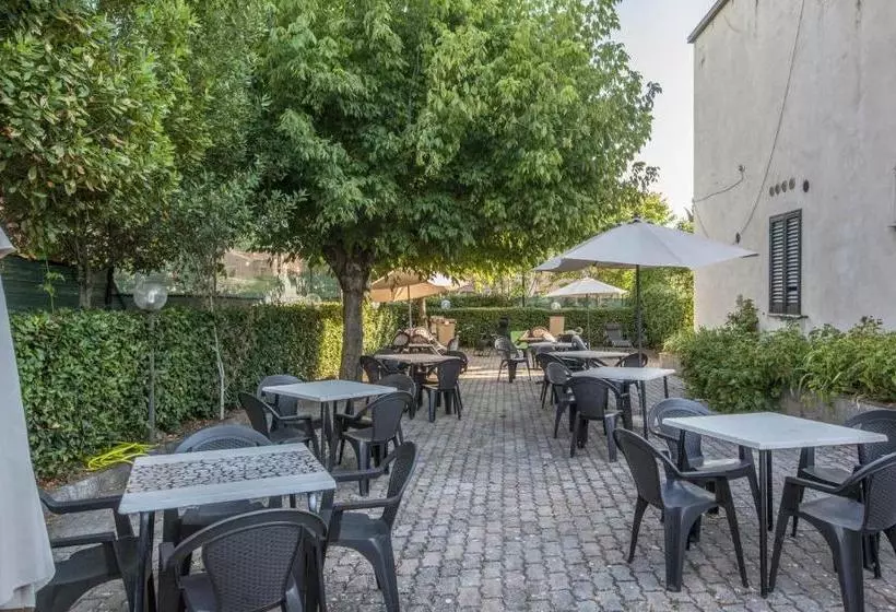 Hotelli Albergo Vecchio Forno