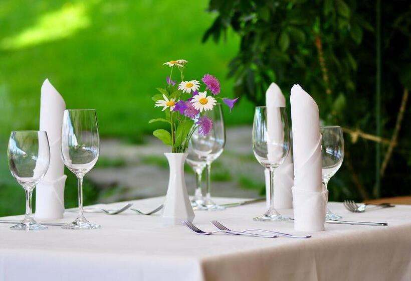 هتل Bad St Isidor