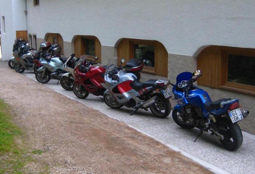 هتل Bad St Isidor