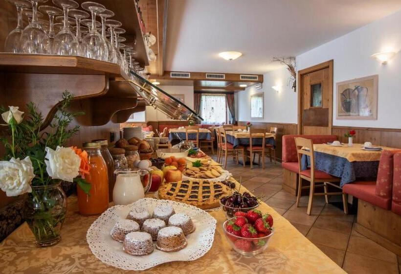 Отель Chalet Genziana