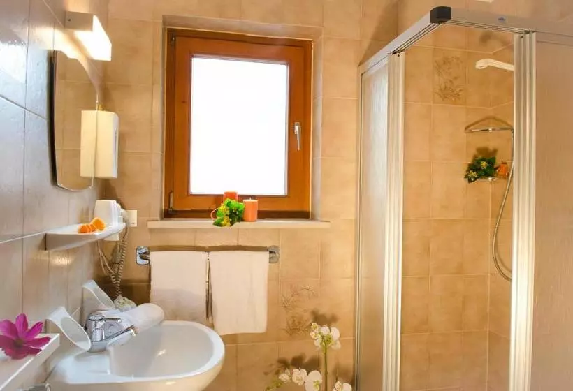 Hotelli Pension Felseneck