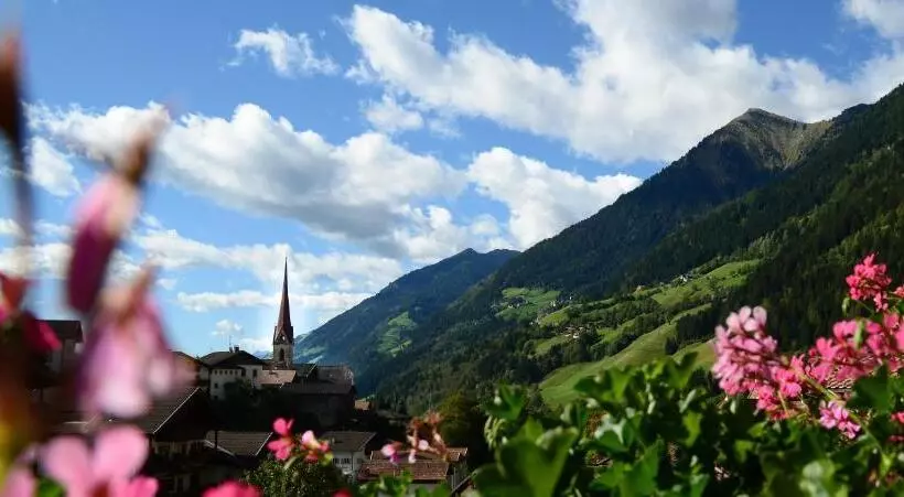 Hotelli Pension Felseneck