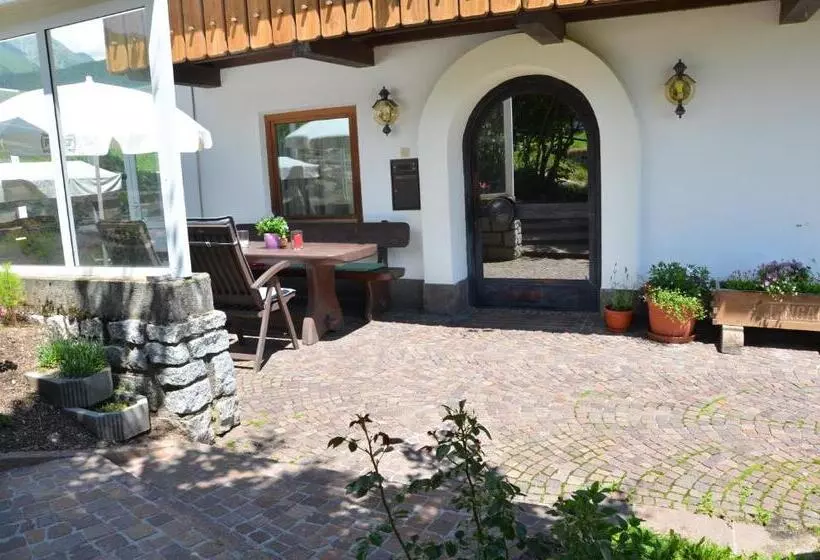 ホテル Pension Schifferegger
