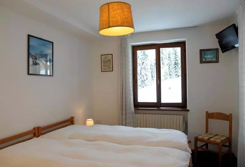 Hotelli Pensione Dolomiti