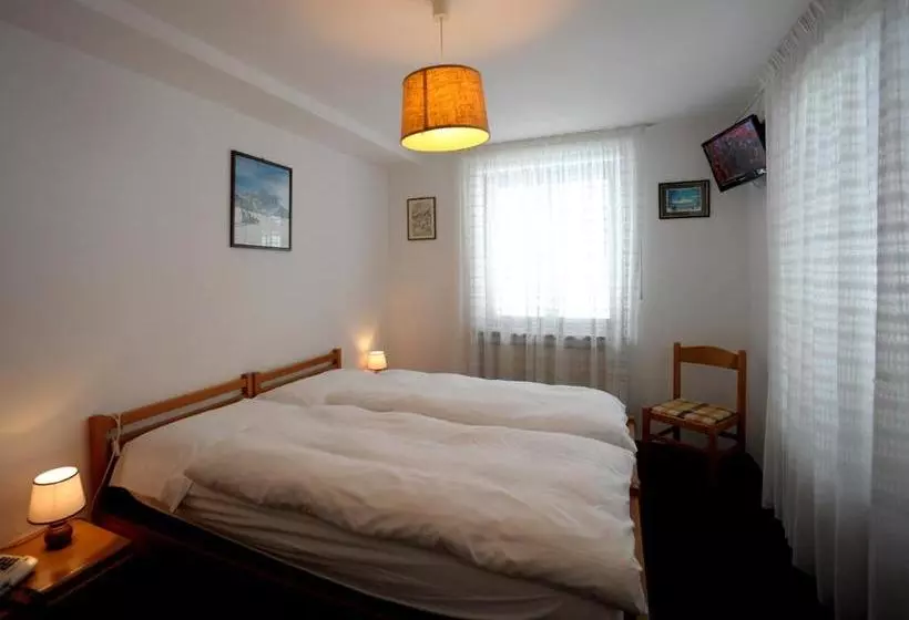 Hotelli Pensione Dolomiti