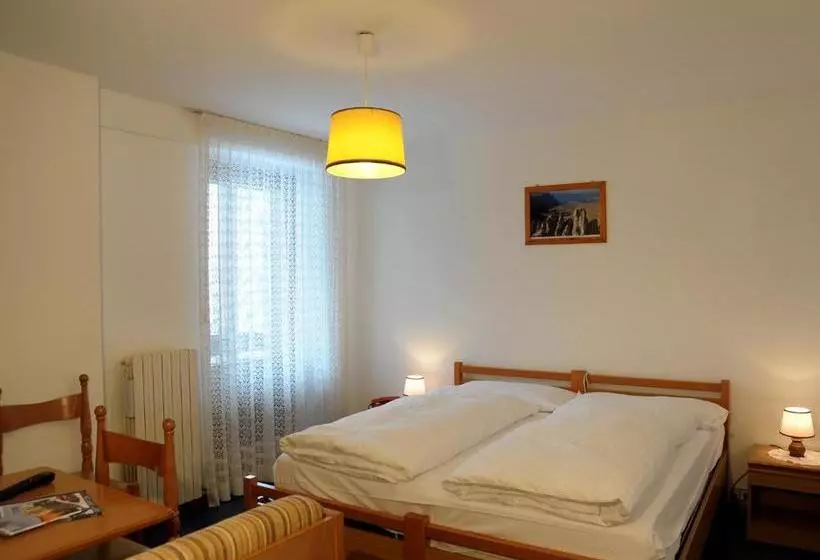 Hotelli Pensione Dolomiti