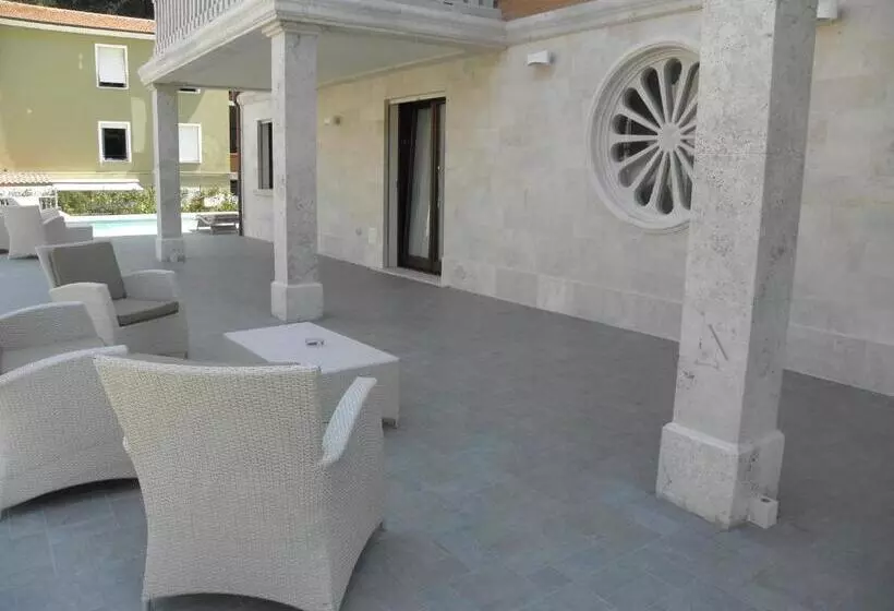 اقامتگاه Appartamenti Villa Ancora