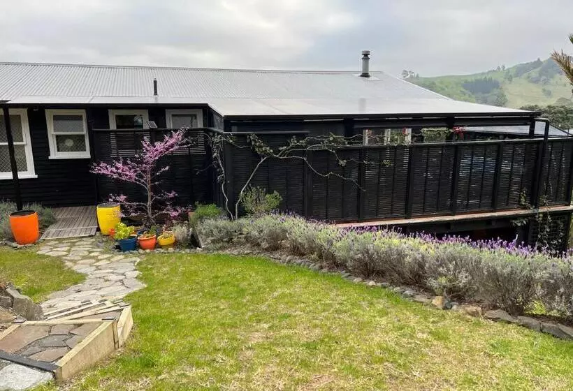 Aamiaismajoitus (B&B) Brophys Beach Studio