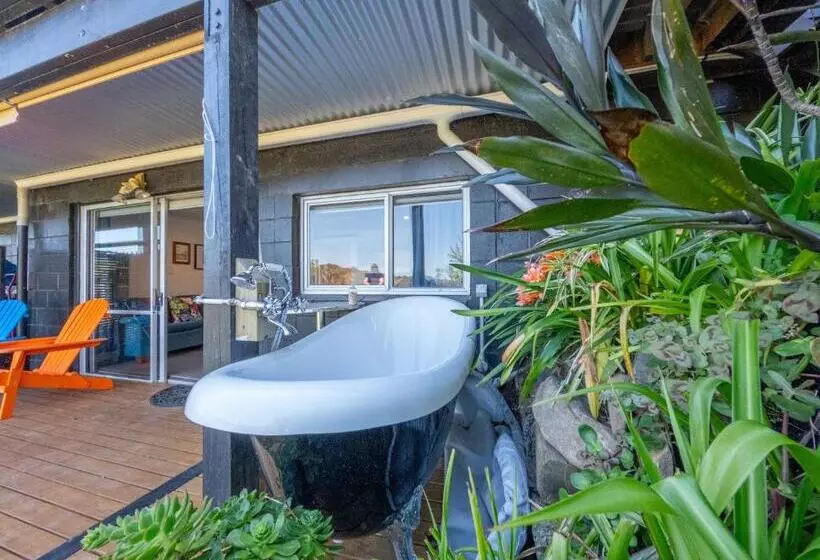 Aamiaismajoitus (B&B) Brophys Beach Studio