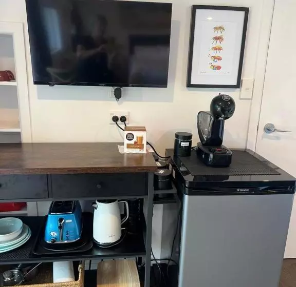 Aamiaismajoitus (B&B) Brophys Beach Studio