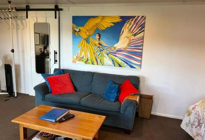 Aamiaismajoitus (B&B) Brophys Beach Studio