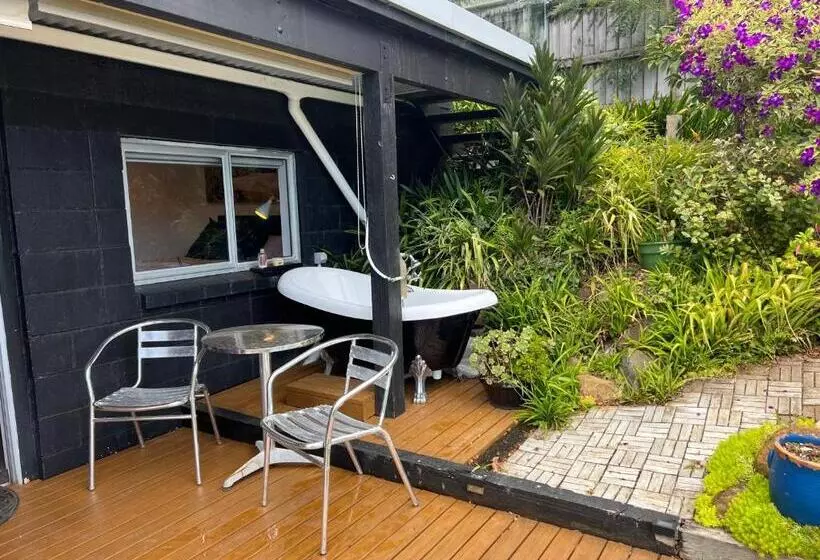 Aamiaismajoitus (B&B) Brophys Beach Studio