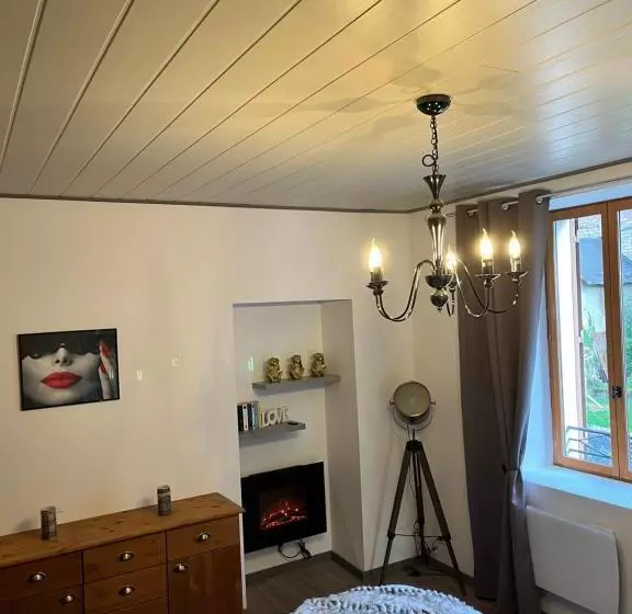 ベッドアンドブレックファースト Maison La Glycine