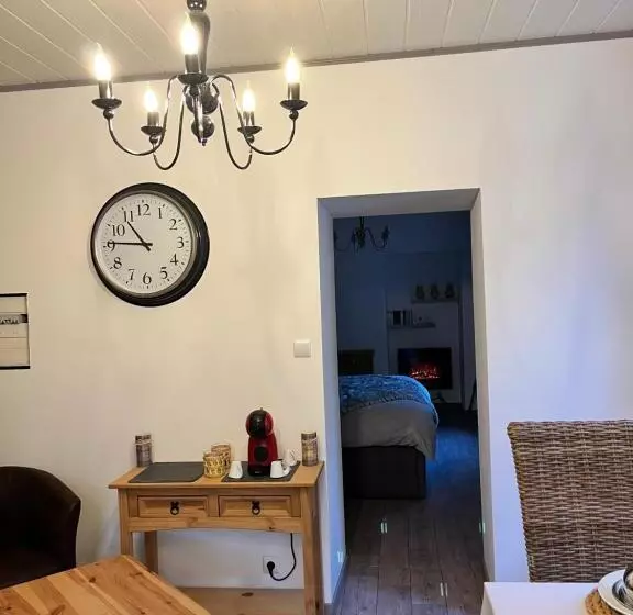 ベッドアンドブレックファースト Maison La Glycine