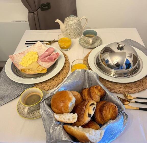 ベッドアンドブレックファースト Maison La Glycine