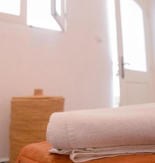 Bed and Breakfast Aourir Waves Surf House