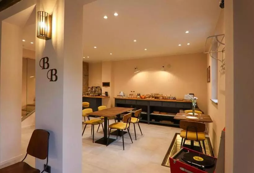 تختخواب و صبحانه Room & Breakfast Civico 07