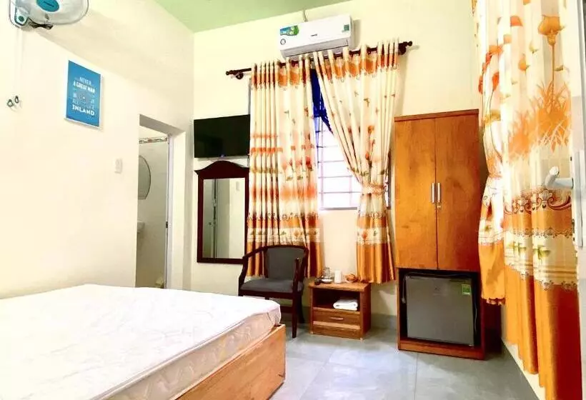 هتل Khách Sạn Hằng Trang