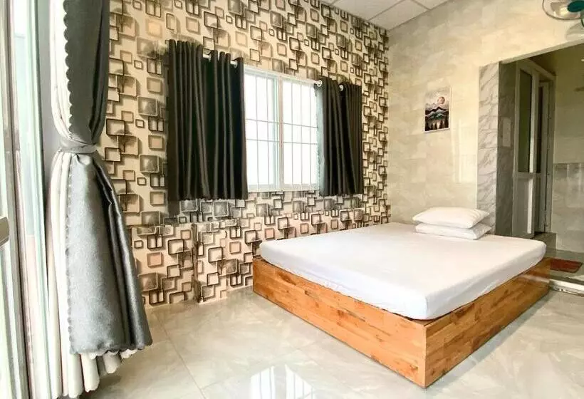 هتل Khách Sạn Hằng Trang