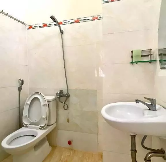 هتل Khách Sạn Hằng Trang