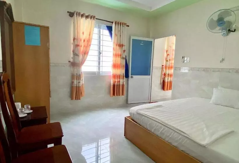 هتل Khách Sạn Hằng Trang