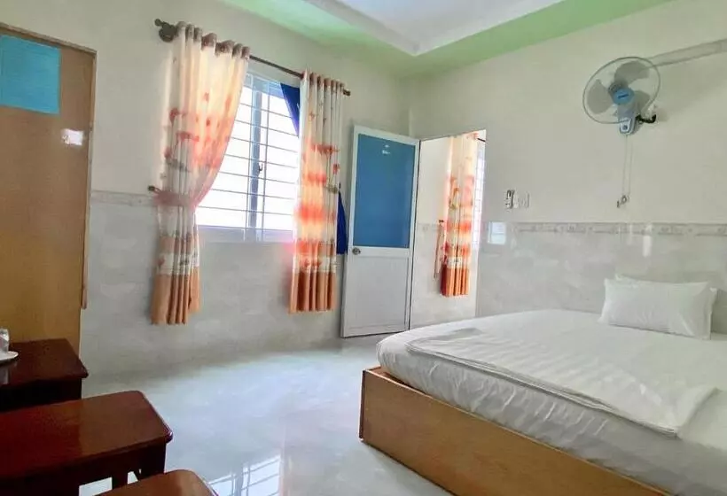 هتل Khách Sạn Hằng Trang