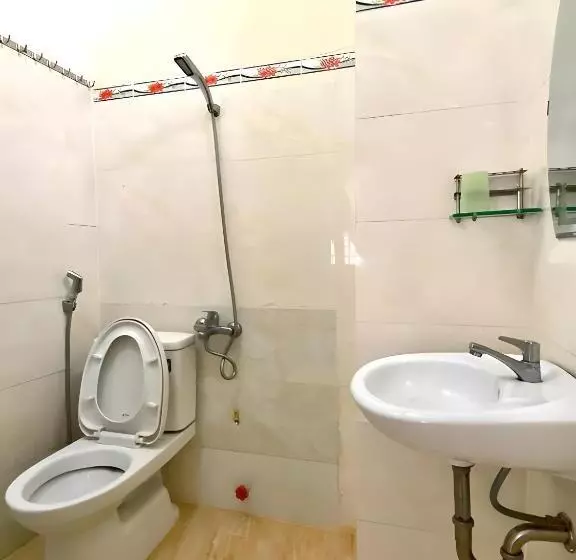 هتل Khách Sạn Hằng Trang