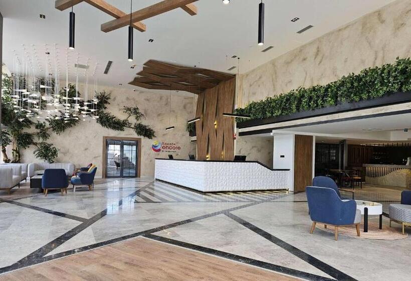 هتل Ramada Encore By Wyndham Istanbul Arnavutkoy