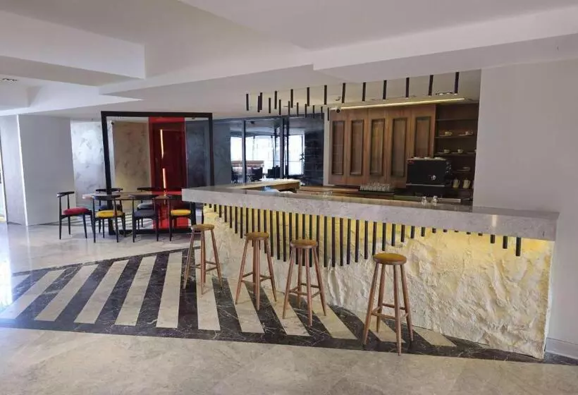 هتل Ramada Encore By Wyndham Istanbul Arnavutkoy