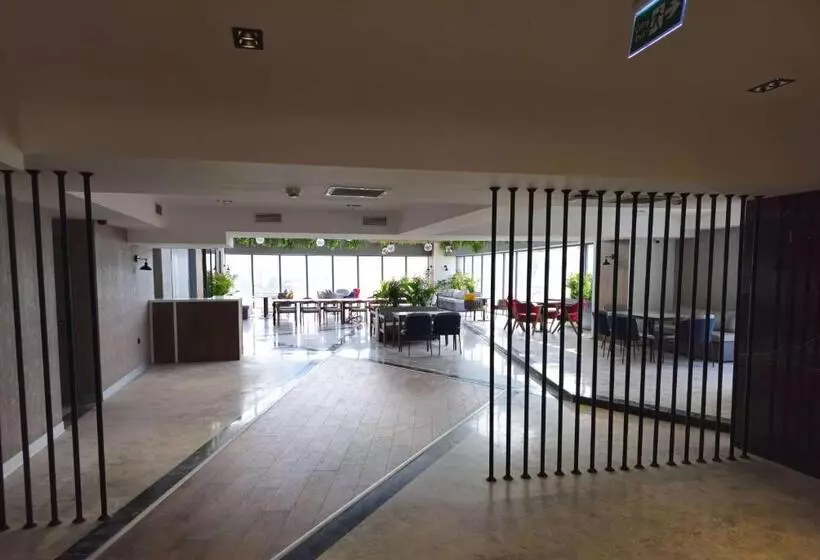 هتل Ramada Encore By Wyndham Istanbul Arnavutkoy