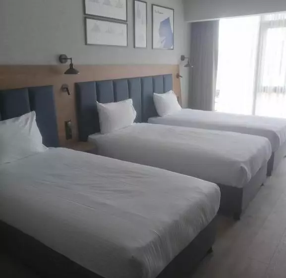 هتل Ramada Encore By Wyndham Istanbul Arnavutkoy