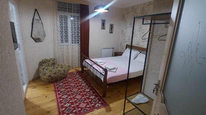 پانسیون Eleven Guest House