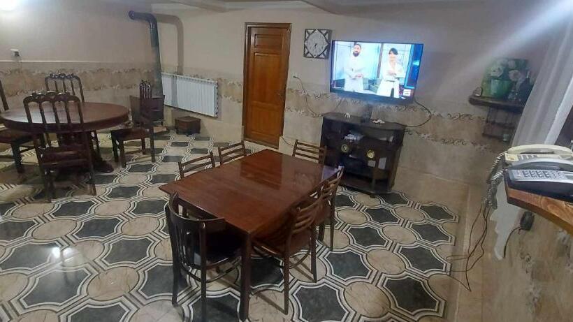 پانسیون Eleven Guest House