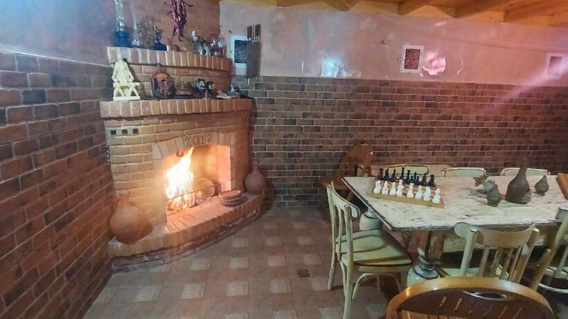 پانسیون Eleven Guest House