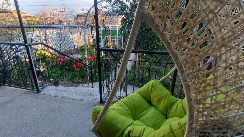 پانسیون Eleven Guest House