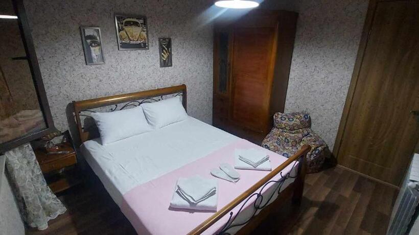 پانسیون Eleven Guest House